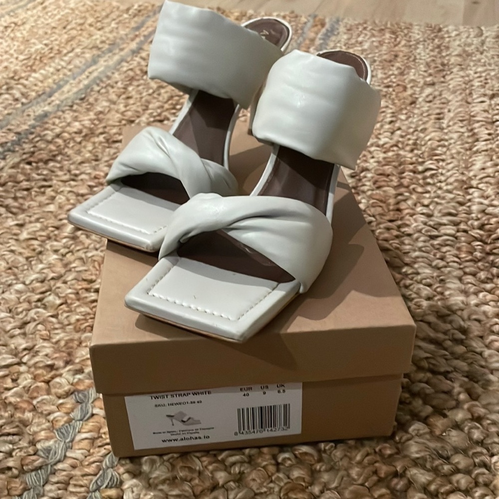 Alohas twist strap puff slide heel UWB